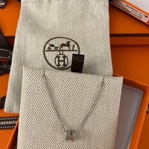 New🍊Hermes Mini Pop H Pendant Necklace